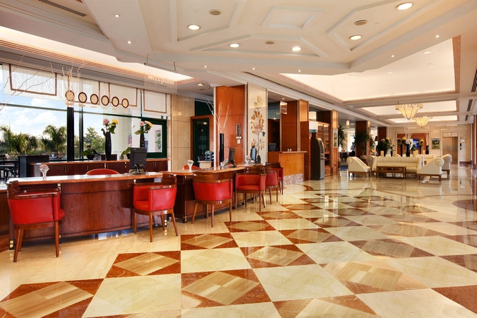 Imagen de los interiores del Hotel Hilton Pyramids Golf. Foto 12