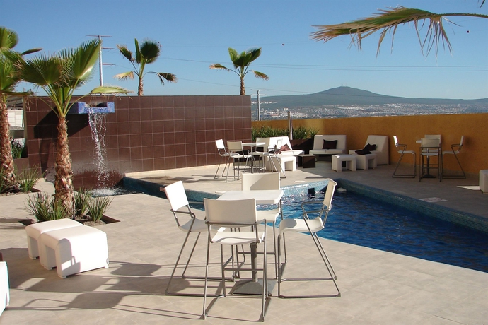 Imagen de la piscina del Hotel Hilton Queretaro. Foto 13