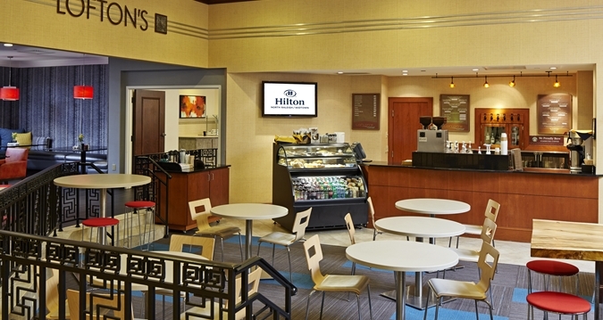 Imagen de los interiores del Hotel Hilton Raleigh North Hills. Foto 4