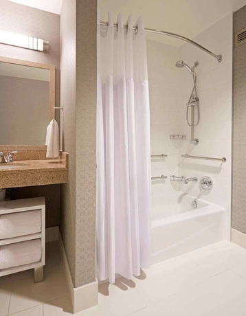 Imagen de la habitación del Hotel Hilton Richmond Downtown. Foto 5