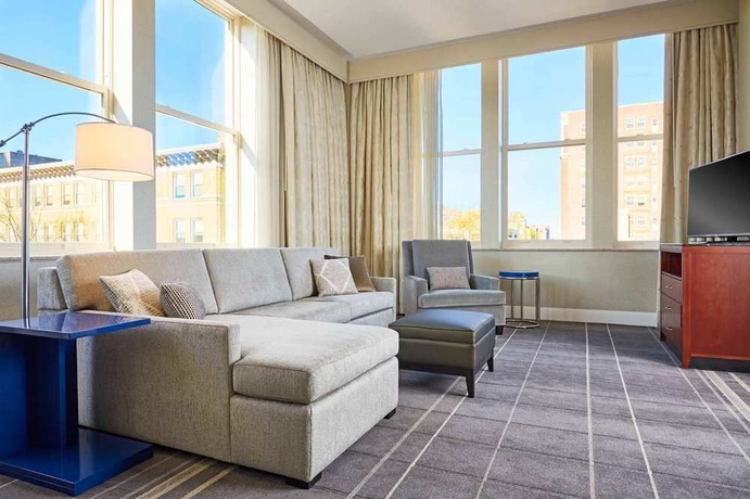 Imagen de los interiores del Hotel Hilton Richmond Downtown. Foto 11