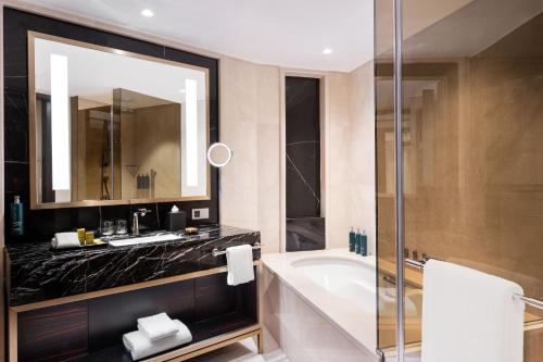 Imagen de la habitación del Hotel Hilton Riyadh Olaya. Foto 12