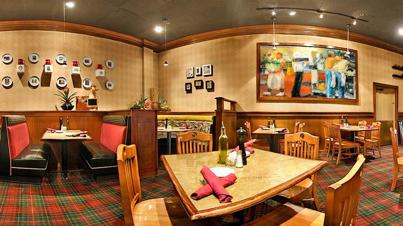 Imagen del bar/restaurante del Hotel Hilton Sacramento Arden West. Foto 2