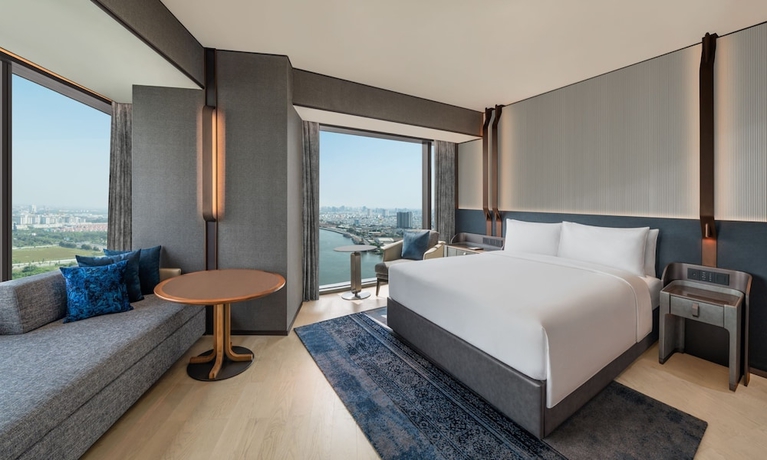 Imagen de la habitación del Hotel Hilton Saigon. Foto 15