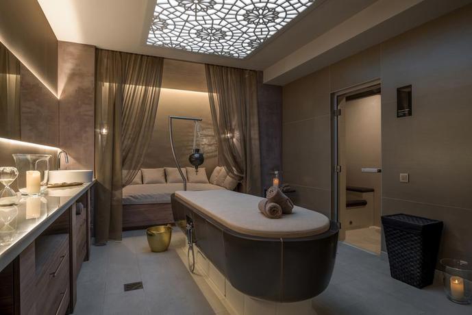 Imagen de los interiores del Hotel Hilton Saint Petersburg Expoforum. Foto 11