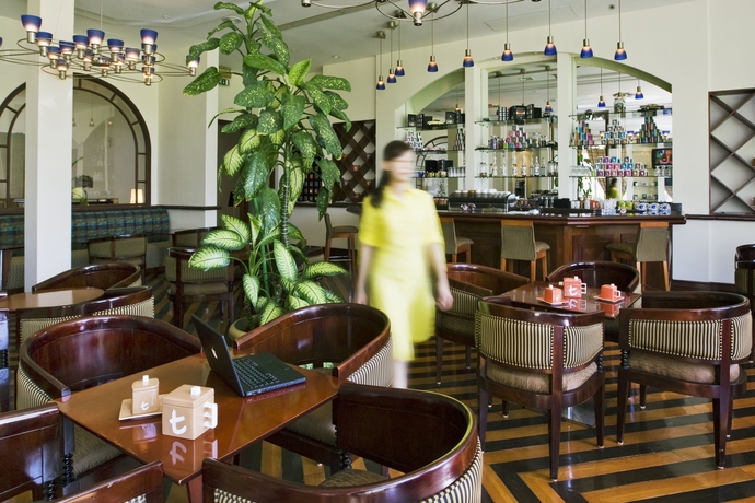 Imagen del bar/restaurante del Hotel Hilton Salalah Resort. Foto 3