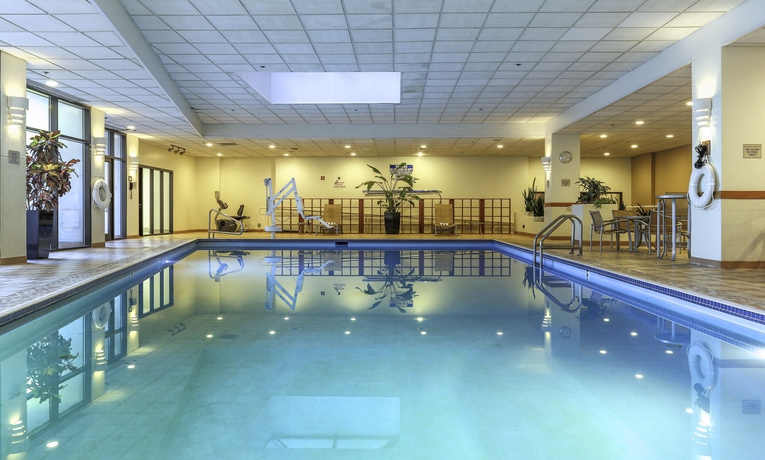 Imagen de la piscina del Hotel Hilton Salt Lake City Center. Foto 13