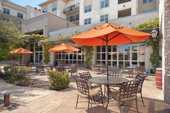 Imagen de los exteriores del Hotel Hilton San Antonio Hill Country. Foto 6