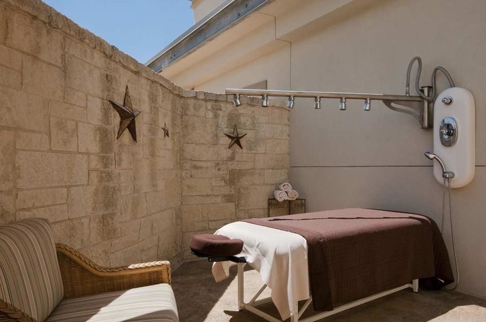 Imagen de la piscina del Hotel Hilton San Antonio Hill Country. Foto 15