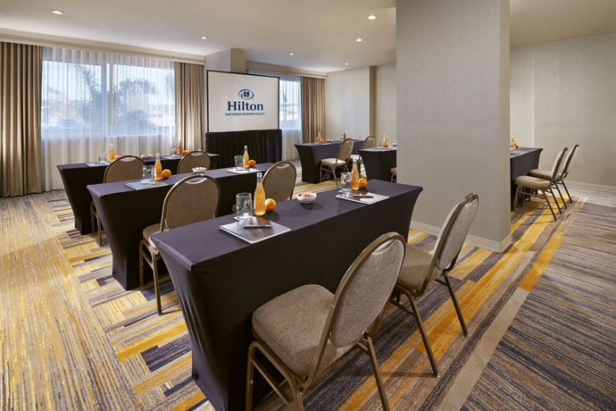 Imagen de los interiores del Hotel Hilton San Diego Mission Valley. Foto 8