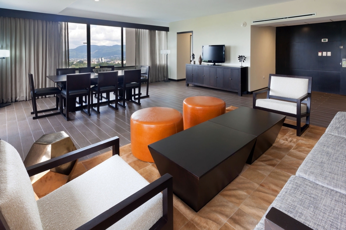 Imagen de la habitación del Hotel Hilton San Salvador. Foto 10