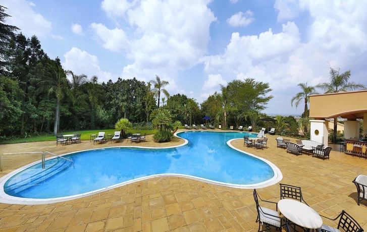 Imagen de la piscina del Hotel Hilton Sandton. Foto 16