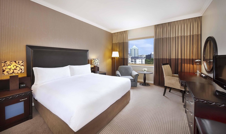 Imagen de la habitación del Hotel Hilton Sandton. Foto 7