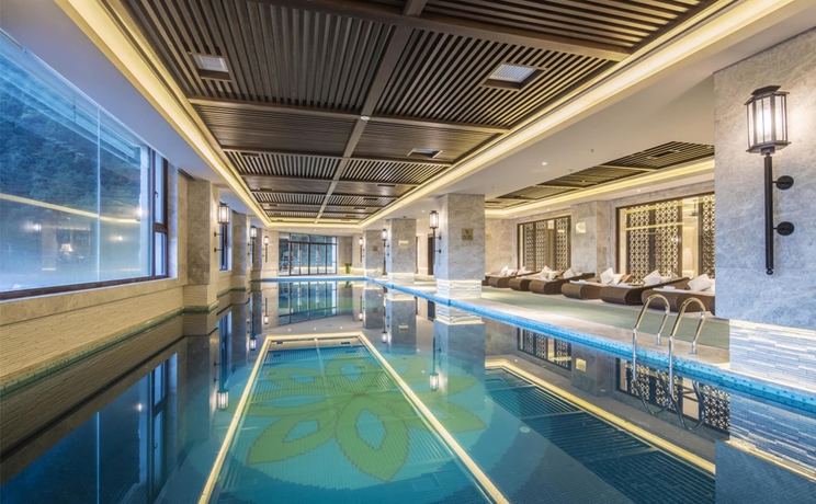 Imagen de la piscina del Hotel Hilton Sanqingshan Resort. Foto 18