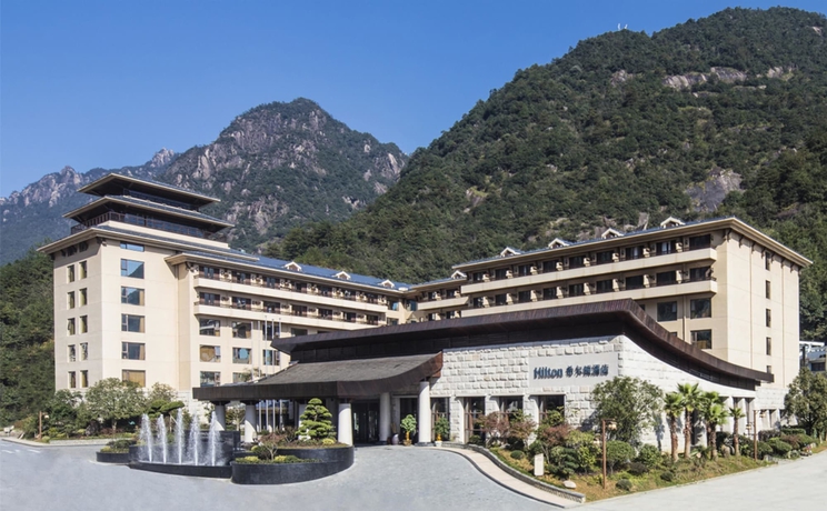 Imagen de los exteriores del Hotel Hilton Sanqingshan Resort. Foto 13