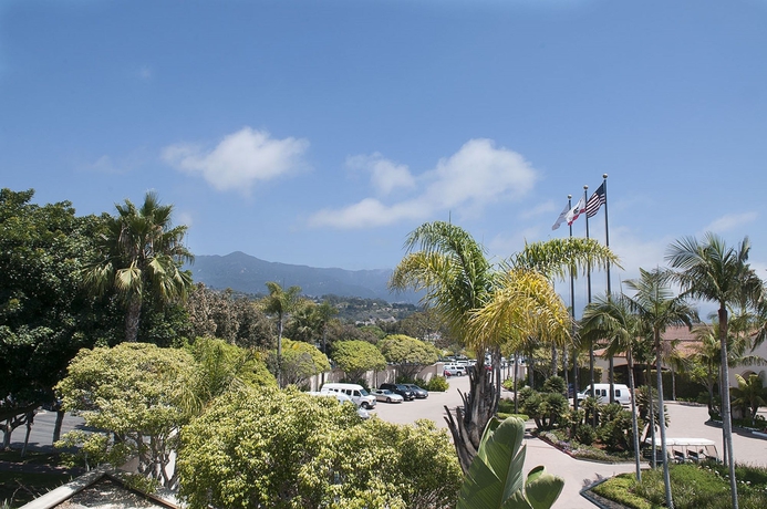 Imagen de la habitación del Hotel Hilton Santa Barbara Beachfront Resort. Foto 4