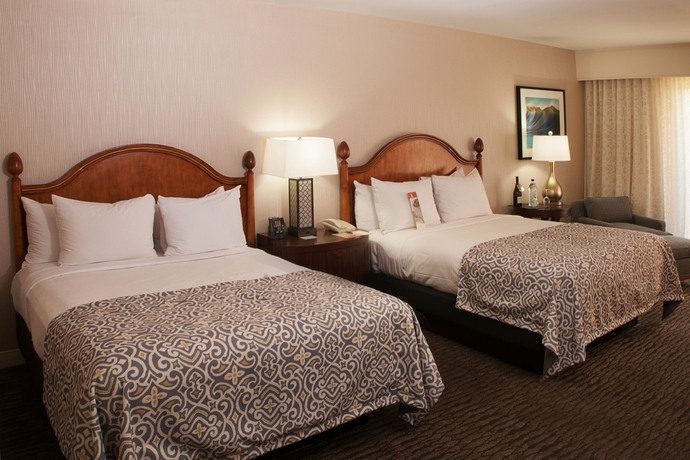 Imagen de la habitación del Hotel Hilton Santa Barbara Beachfront Resort. Foto 5