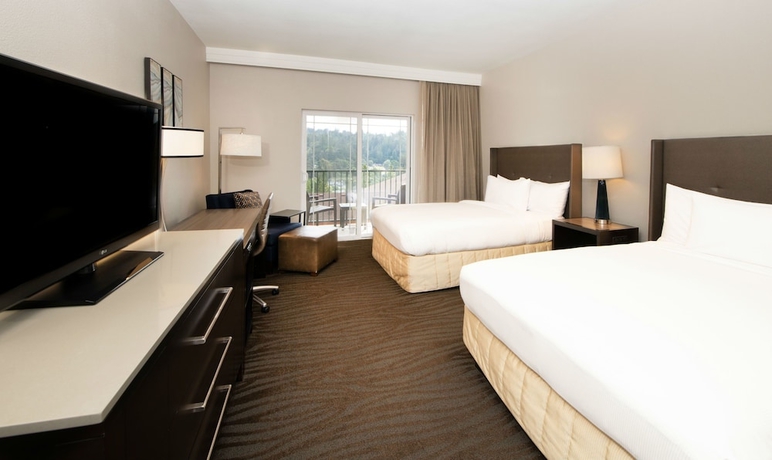 Imagen de la habitación del Hotel Hilton Santa Cruz/scotts Valley. Foto 12