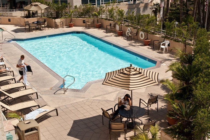 Imagen general del Hotel Hilton Santa Monica Hotel and Suites. Foto 4