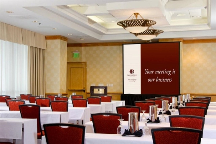 Imagen general del Hotel Hilton Santa Monica Hotel and Suites. Foto 10