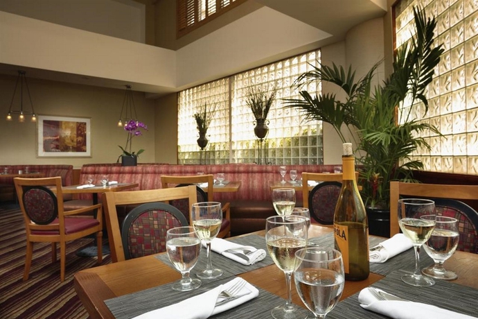 Imagen general del Hotel Hilton Santa Monica Hotel and Suites. Foto 12