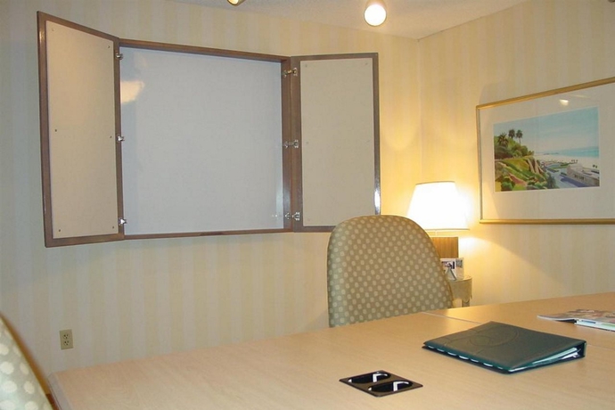 Imagen general del Hotel Hilton Santa Monica Hotel and Suites. Foto 15