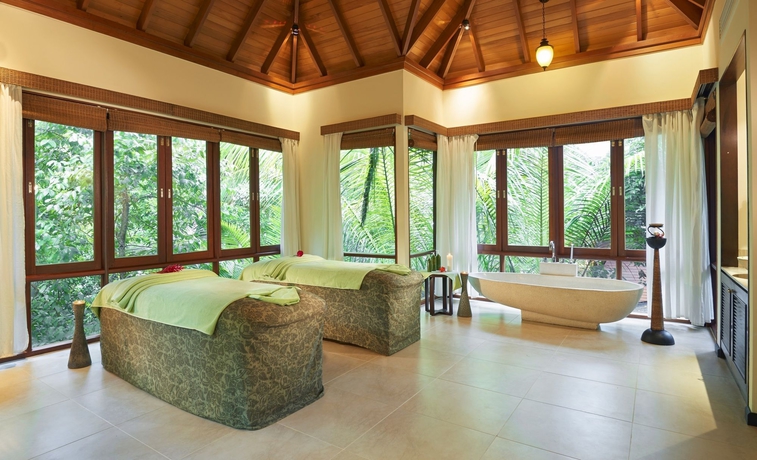 Imagen de los interiores del Hotel Hilton Seychelles Labriz Resort and Spa. Foto 13