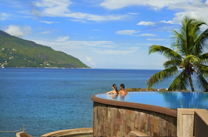 Imagen de la piscina del Hotel Hilton Seychelles Northolme Resort and Spa. Foto 14
