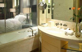 Imagen de la habitación del Hotel Hilton Shanghai City Center. Foto 4