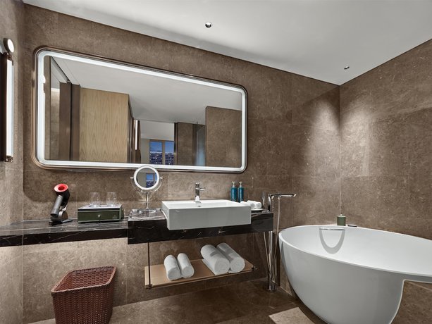 Imagen de la habitación del Hotel Hilton Shanghai Greater Hongqiao. Foto 6