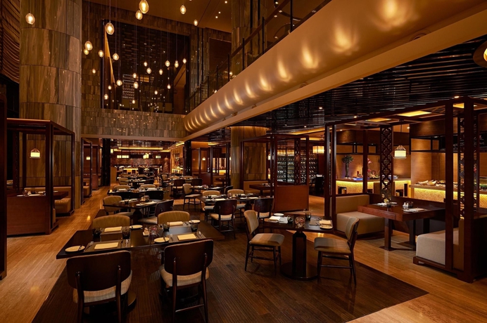 Imagen del bar/restaurante del Hotel Hilton Shenzhen Shekou Nanhai. Foto 3