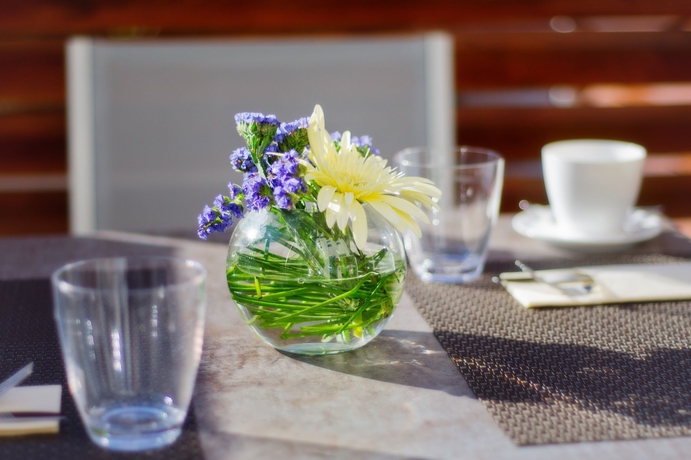 Imagen del bar/restaurante del Hotel Hilton Sofia. Foto 5