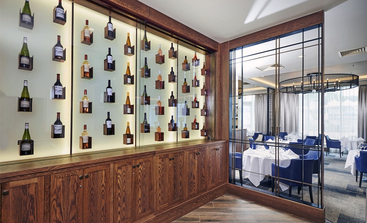 Imagen del bar/restaurante del Hotel Hilton Southampton - Utilita Bowl. Foto 5