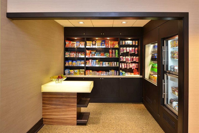 Imagen del bar/restaurante del Hotel Hilton Springfield. Foto 2