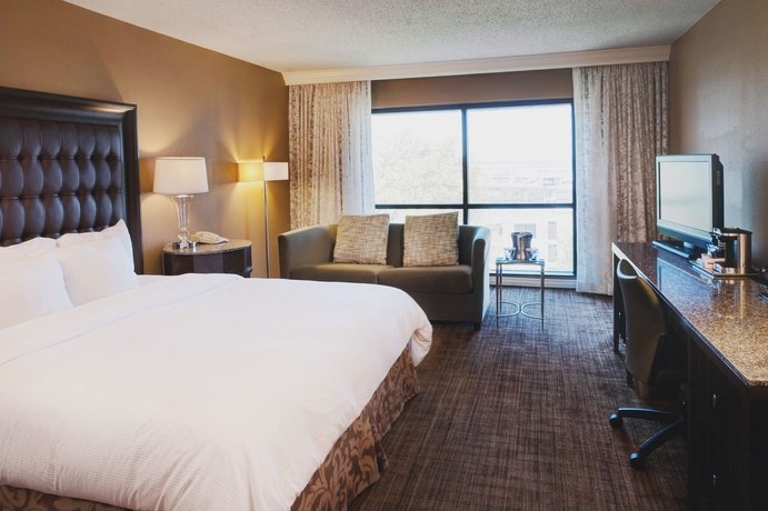 Imagen de la habitación del Hotel Hilton St. Louis Airport. Foto 7