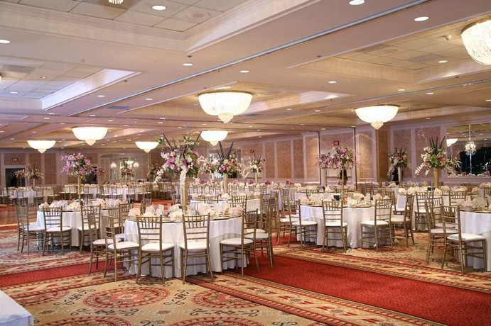 Imagen de los interiores del Hotel Hilton St. Louis Frontenac. Foto 6