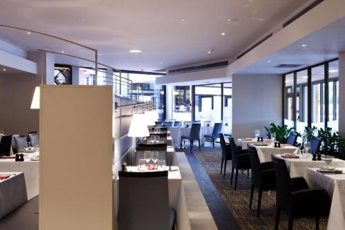 Imagen del bar/restaurante del Hotel Hilton Strasbourg. Foto 4
