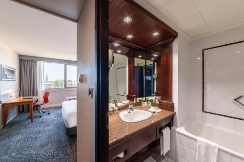 Imagen de la habitación del Hotel Hilton Strasbourg. Foto 8