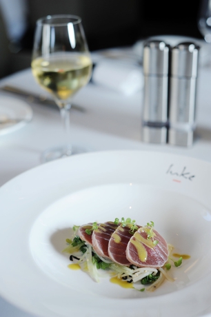 Imagen del bar/restaurante del Hotel Hilton Surfers Paradise and Residences. Foto 8