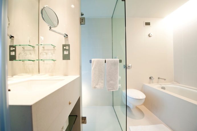 Imagen de la habitación del Hotel Hilton Sydney. Foto 7