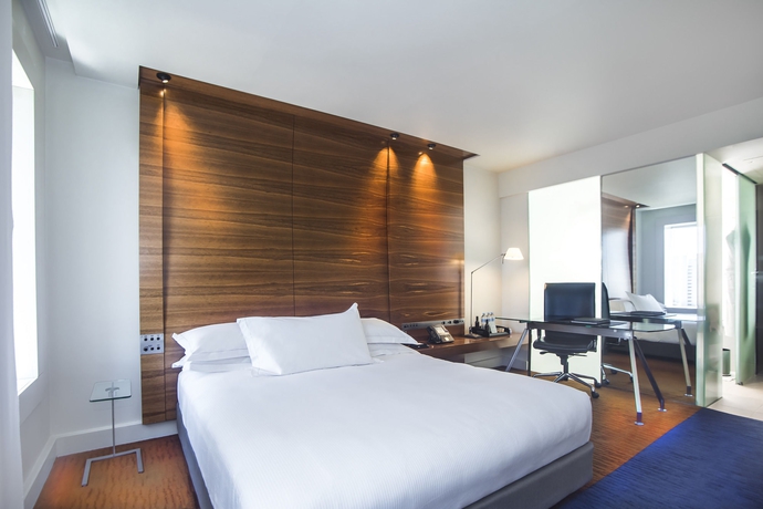 Imagen de la habitación del Hotel Hilton Sydney. Foto 10