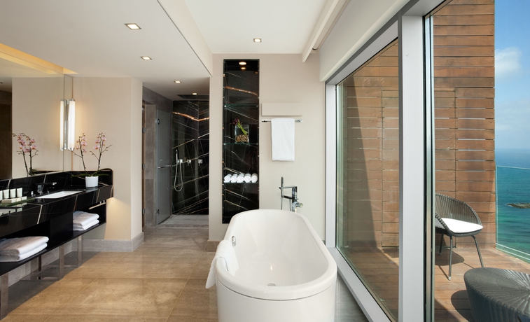 Imagen de la habitación del Hotel Hilton Tel Aviv. Foto 8