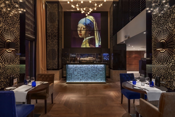 Imagen del bar/restaurante del Hotel Hilton The Hague. Foto 6