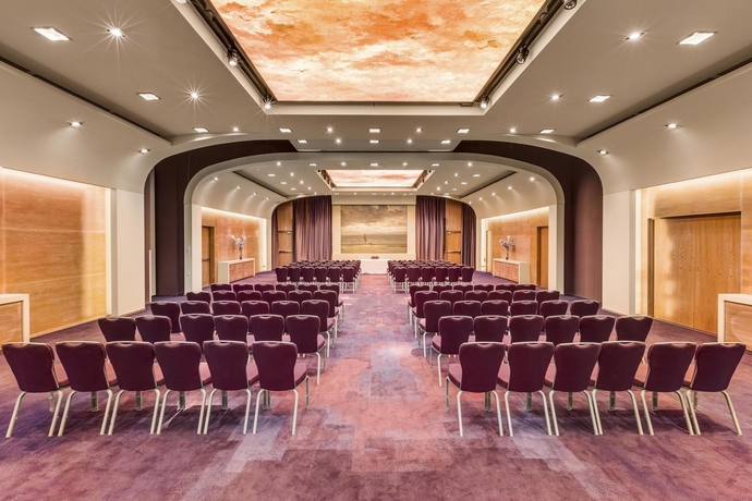 Imagen de los interiores del Hotel Hilton The Hague. Foto 13