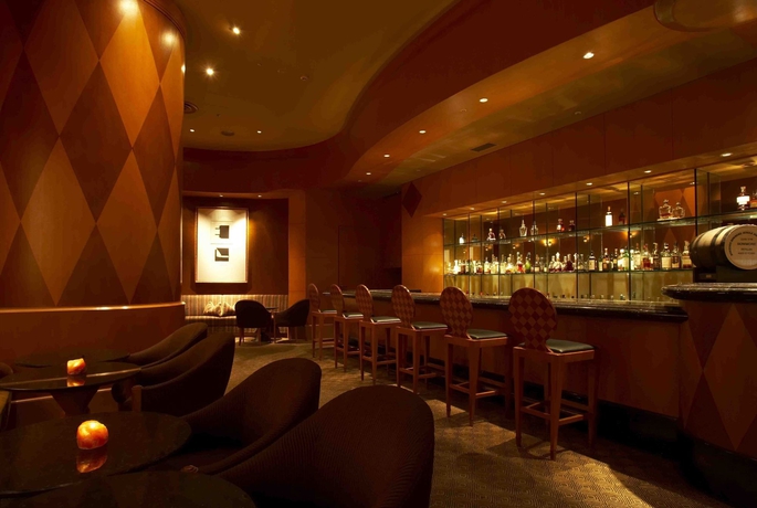 Imagen del bar/restaurante del Hotel Hilton Tokyo Odaiba. Foto 1