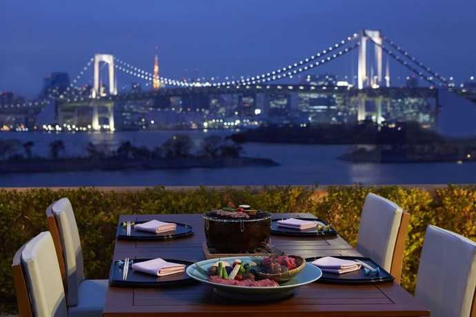 Imagen del bar/restaurante del Hotel Hilton Tokyo Odaiba. Foto 2