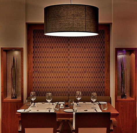 Imagen del bar/restaurante del Hotel Hilton Toronto. Foto 2