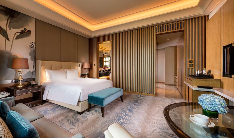 Imagen de la habitación del Hotel Hilton Urumqi. Foto 2