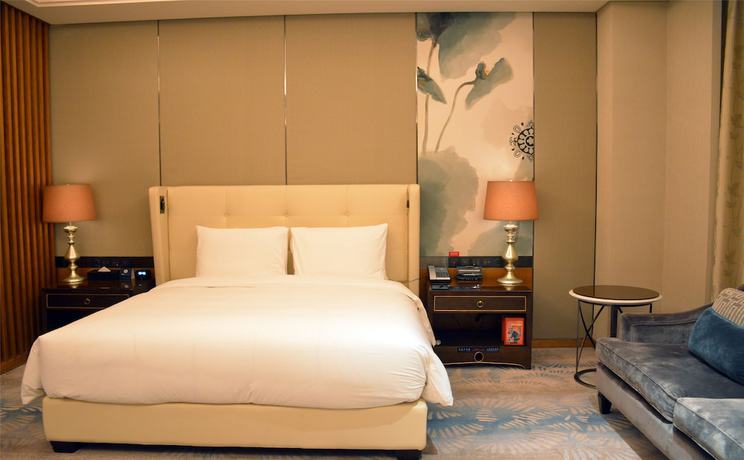 Imagen de la habitación del Hotel Hilton Urumqi. Foto 11