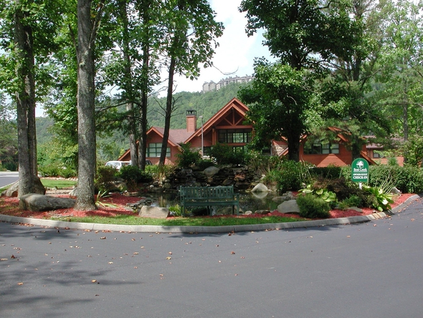 Imagen de los exteriores del Hotel Hilton Vacation Club Bent Creek Golf Village Gatlinburg. Foto 7